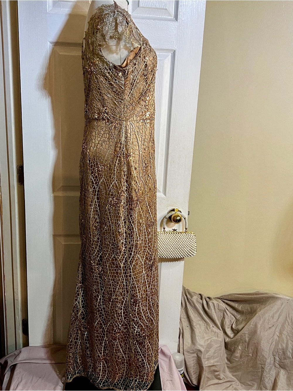 Kay Unger Wms Gold Metallic Satin Sequin Embroidery Lace Overlay Maxi Dress 10 - Picture 6 of 14